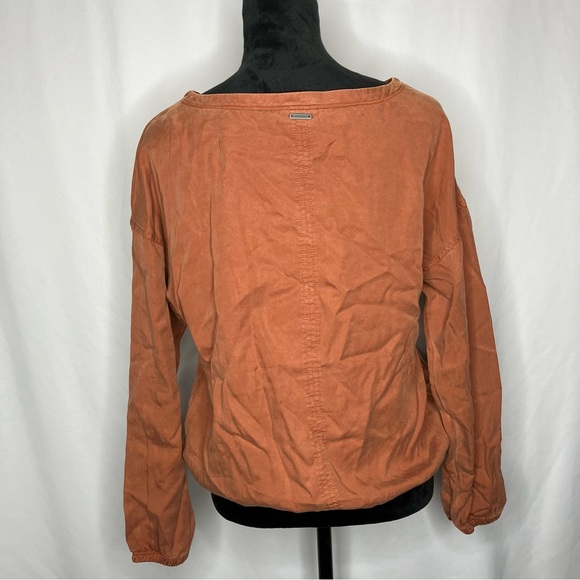 PrAna Lavender Bay Terracotta Long Sleeve Blouse with Cinched Cuffs NWT - Picture 7 of 15